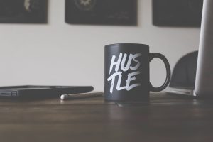 mug-says-hustle