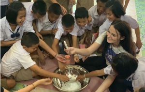 MU-student-Kelly-Dade-teaching-children-in-Bo-Klueasite